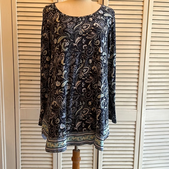 J. Jill Tops - J. Jill Paisley Blue Tunic Top.    Size Medium